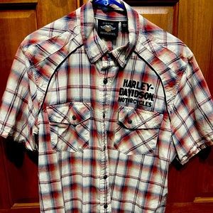 EUC men’s Harley Davison shirt.